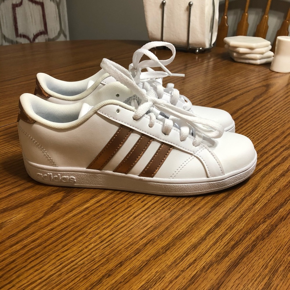 Adidas Rose Gold US 4 Girls Baseline Sneakers